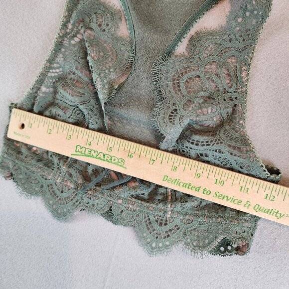 Victoria's Secret Dream Angels Wireless Eyelash Lace Bralette Sexy Sheer sz XS - Picture 3 of 11